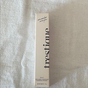 treStiQue Cream Concealer with Sponge